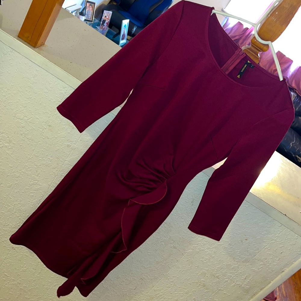 🌺👗Elegant Semi-Formal Burgundy Dress Size Small👗🌺